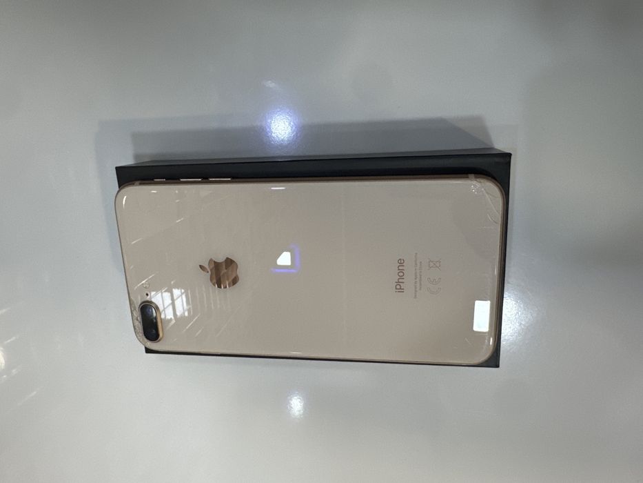 iPhone 8 Plus • Liber Retea