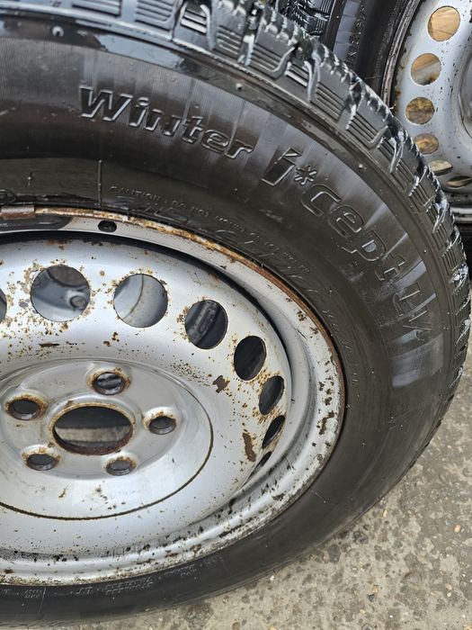 Anvelope iarna 215 65 R 16 C