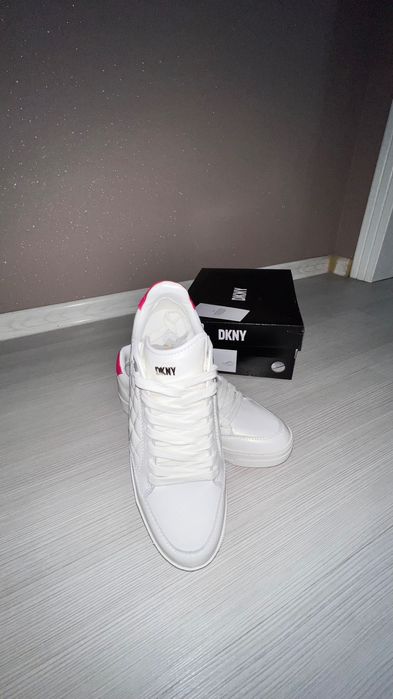 Новые Кроссовки DKNY из Америки