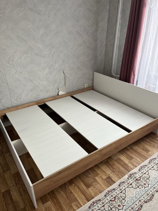 Кровать для спальни