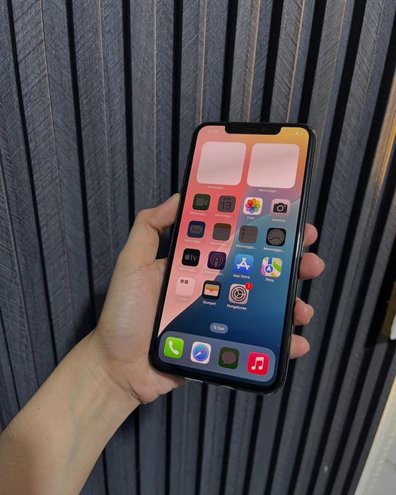 Iphone 11 Pro Max 256GB srochna sotiladi!