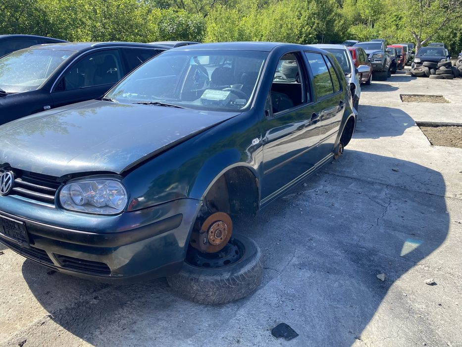 Dezmembram Volkswagen Golf 4