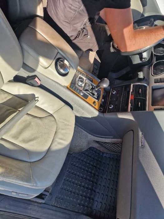 dezmembrez audi q7 facelift 4.2 fsi motor bar 257kw volan stanga
