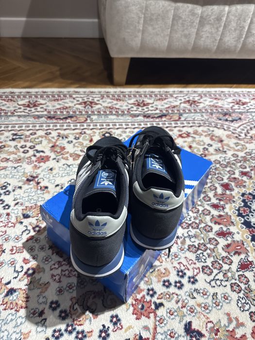 Продам кроссовки адидас
