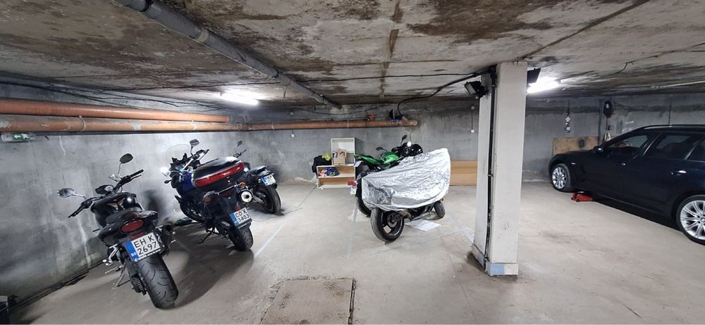 Удобен гараж за мотори в Жк Лагера