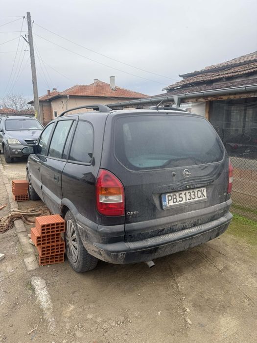 Opel Zafra на части