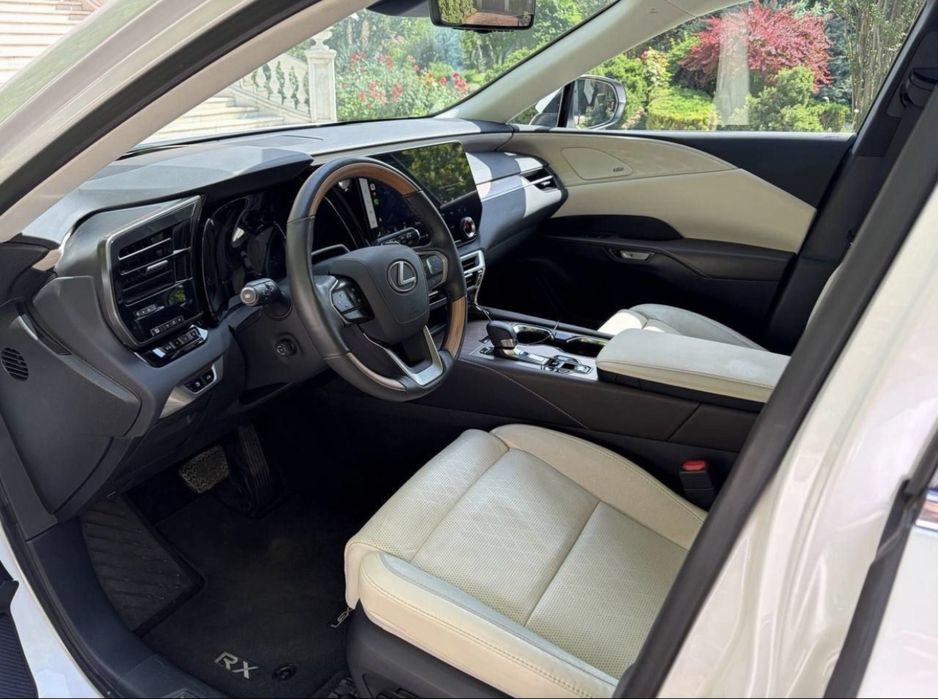 Продам Lexus Rx 350 Awd Gibrid Full 2024 года.
