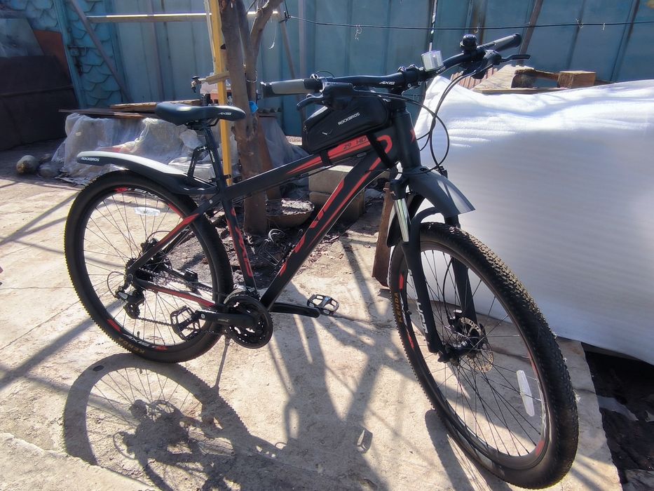 Велосипед универсальный , полный фарш .