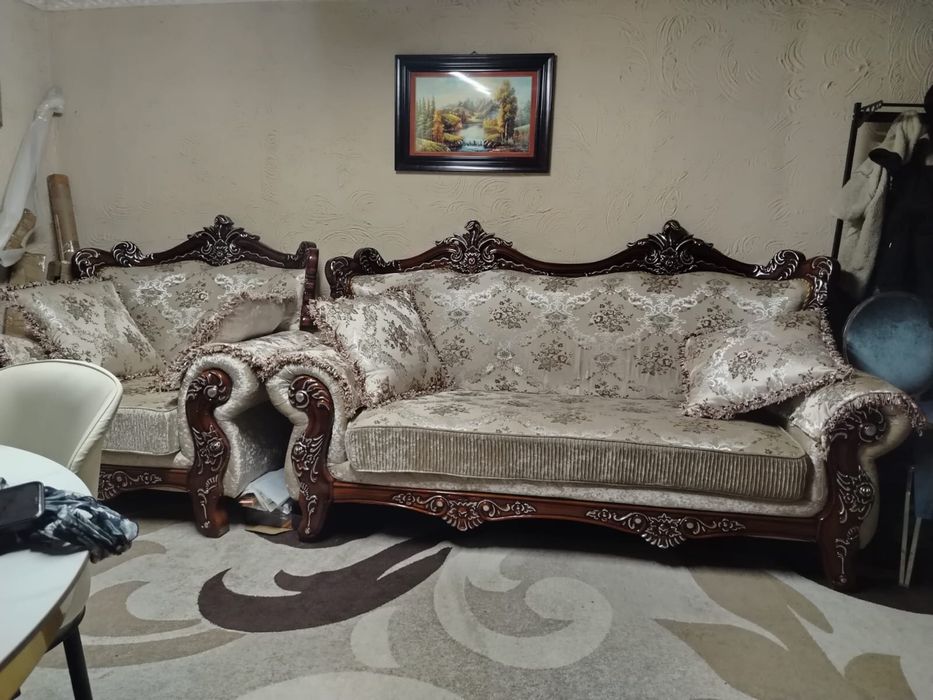 Срочно продаётся диван+малый диван+кресло