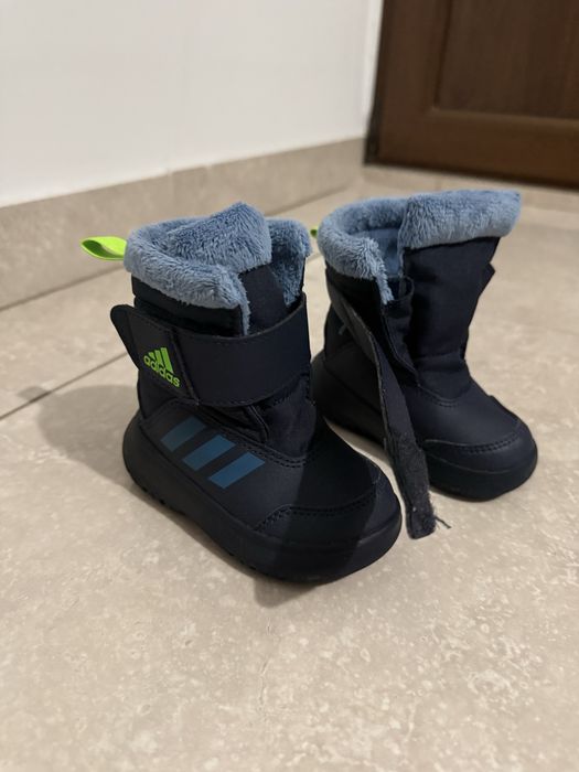Ghete iarna Adidas - marimea 20