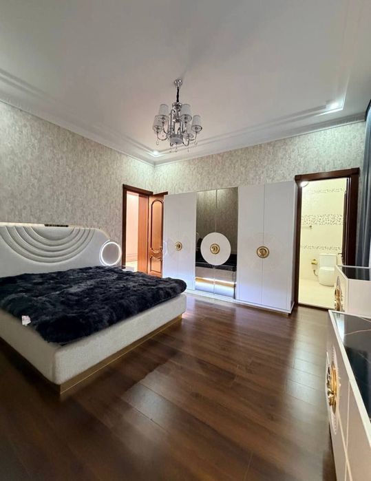 Продаётся элитный 10 комнатный дом в Яккасарайском районе