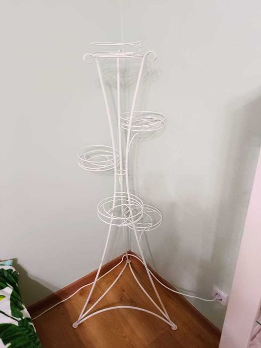 Поставка для цветов