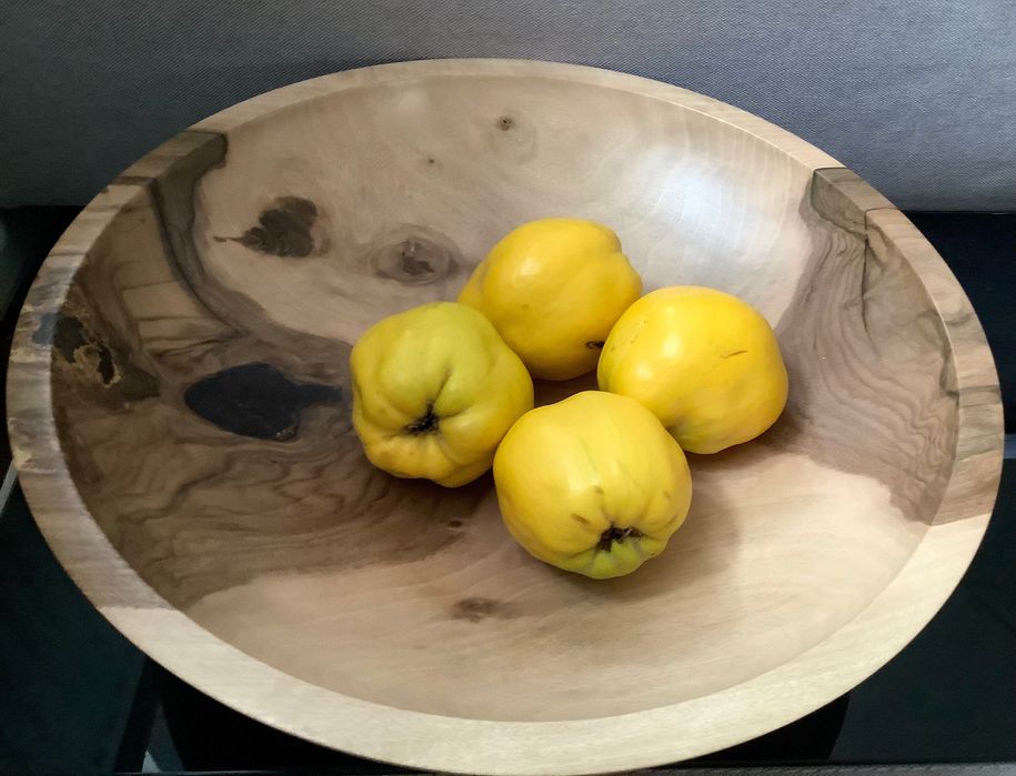 Platou din lemn de nuc prelucrat manual, finisaj 100% natural