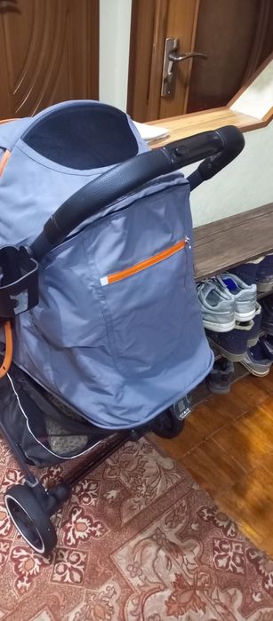 Продам детскую прогулочную коляску