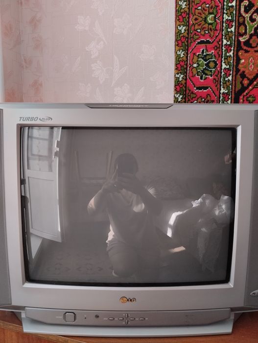 Продам телевизор