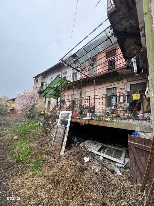Cladire impunatoare ultracentral, 1067 mp utili, teren 611mp, zona ult