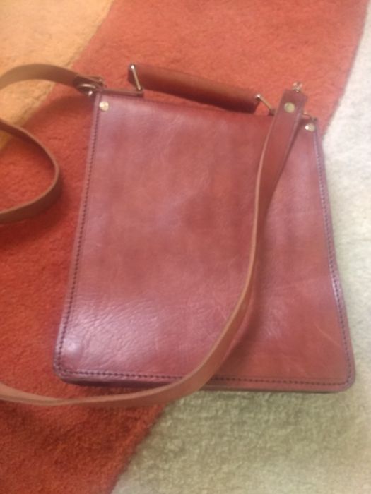 Vând geantă de piele