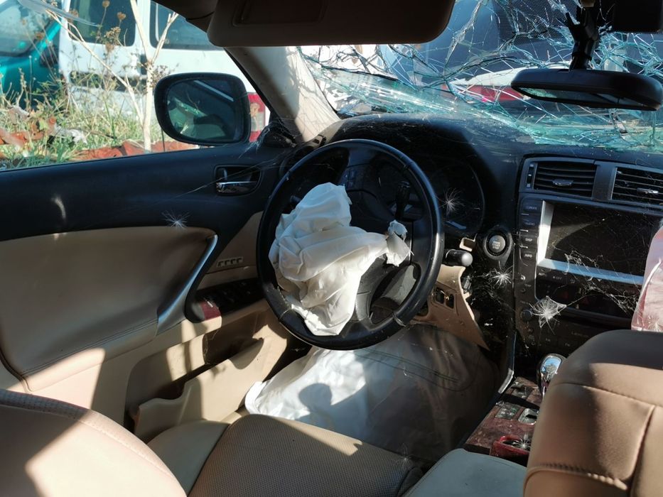 Lexus IS 250 2006г. На части