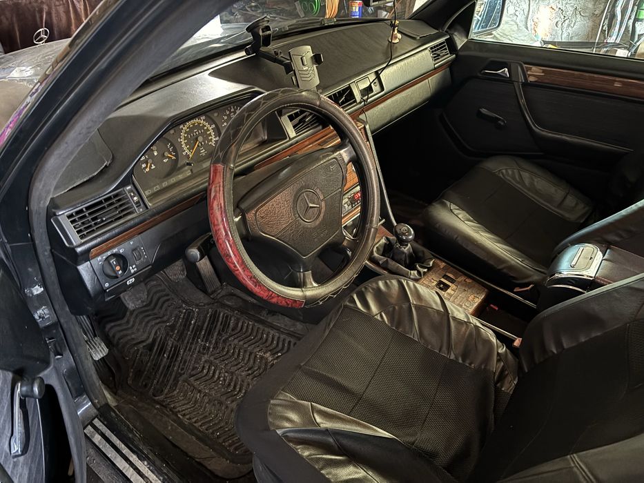 Мерседес 124 на ходу