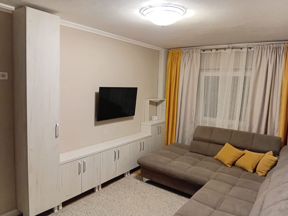 Inchiriez apartament 3 camere