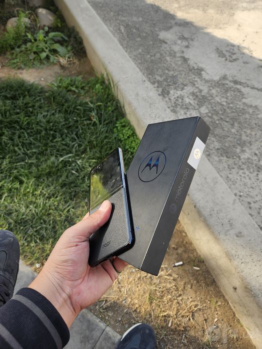 Motorola Razr + 256 Gb karobka