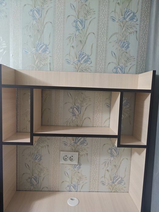 Продаю Компьютерный стол