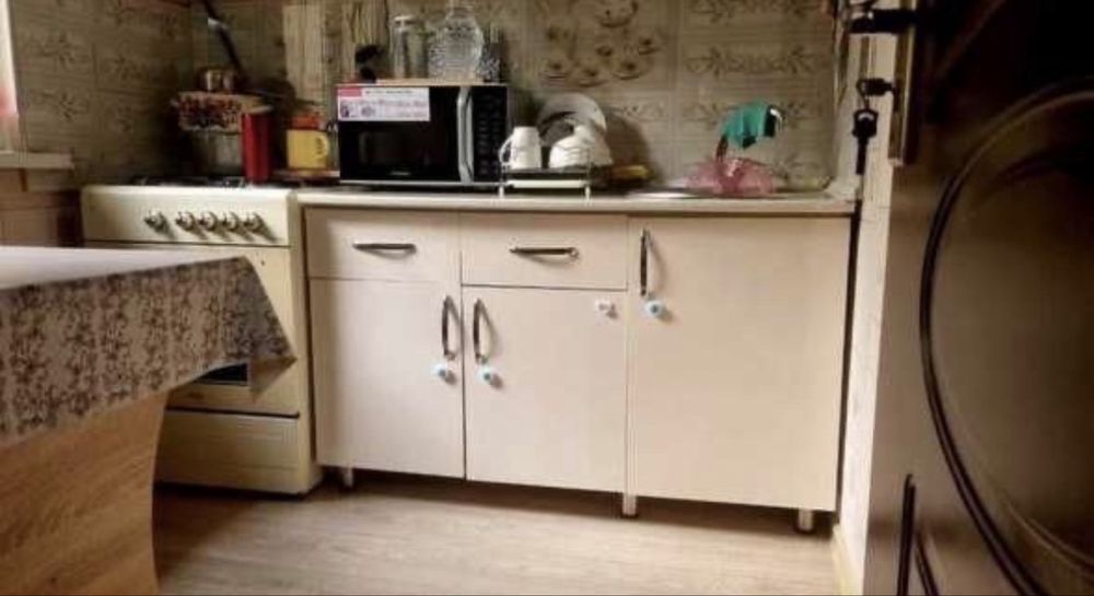 Дом Быта продается квартира 2/2/4 разделка