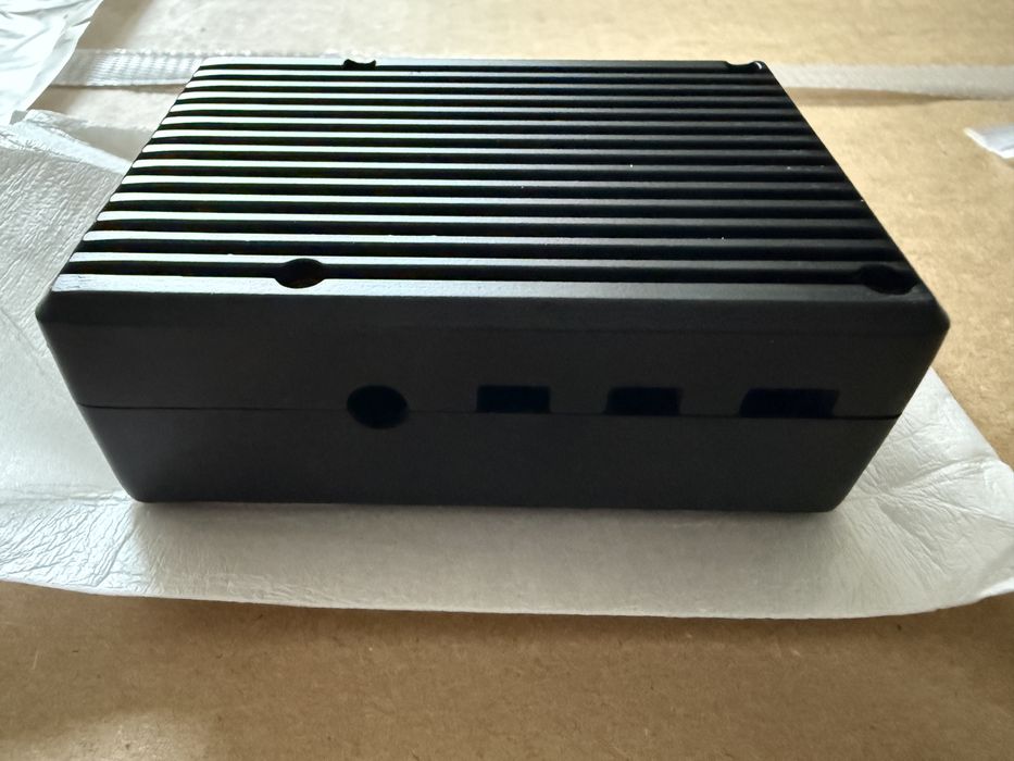 Carcasă aluminiu Raspberry Pi 4 – Nouă, Sigilată