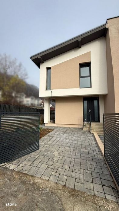 Duplex 4 camere, 173mp utili, 200mp teren liber, Floresti, zona Magnol