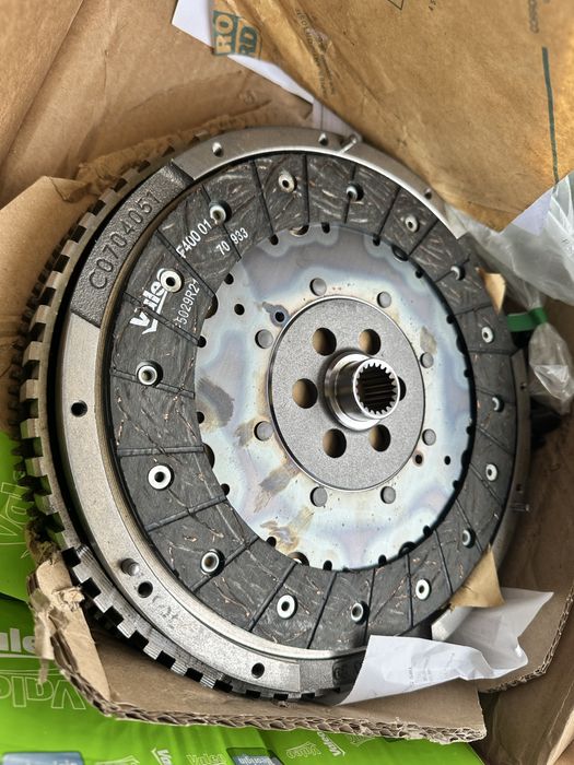 Kit ambreiaj cu volanta Noi in cutie Renault Megane 3 motor 1.9tdi