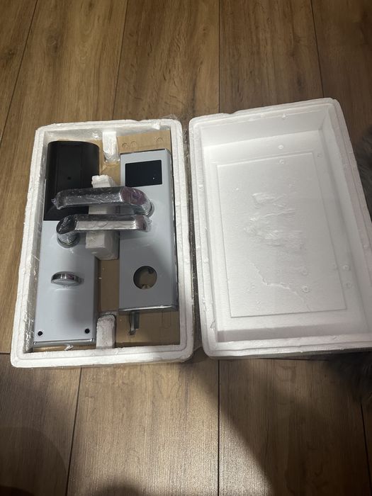 Yala , broasca , cu card si cheie noua