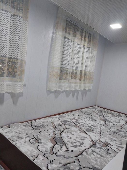 Сдается 1 комнатная квартира 
С обстановкой в горде Алмалыке