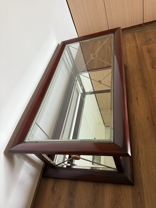 Холна маса  от метал и стъкло - имитира дърво