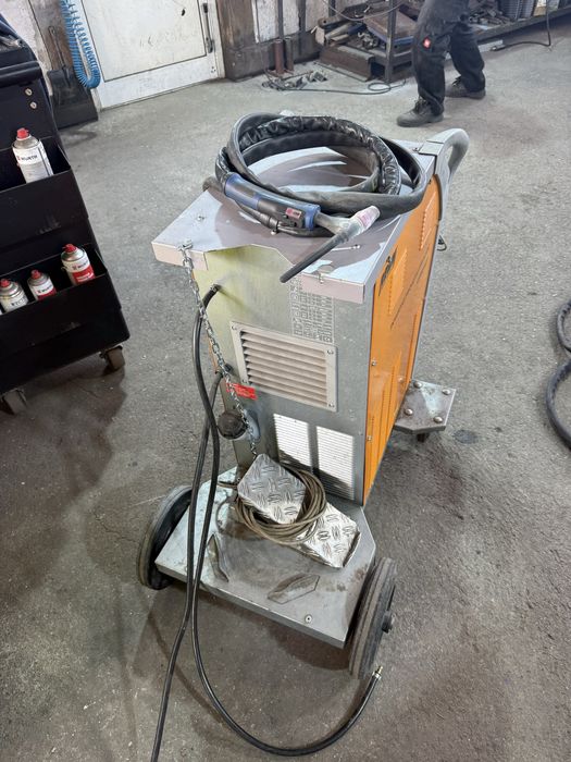 Aparat de sudura AC/DC