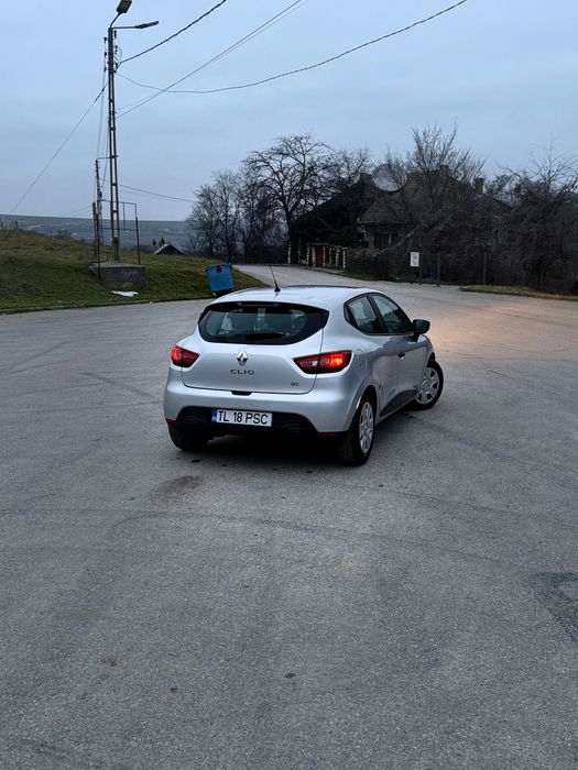 Renault clio.
