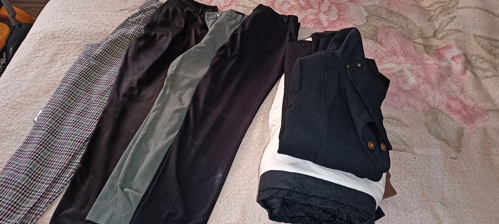 Отдам пакет с вещами