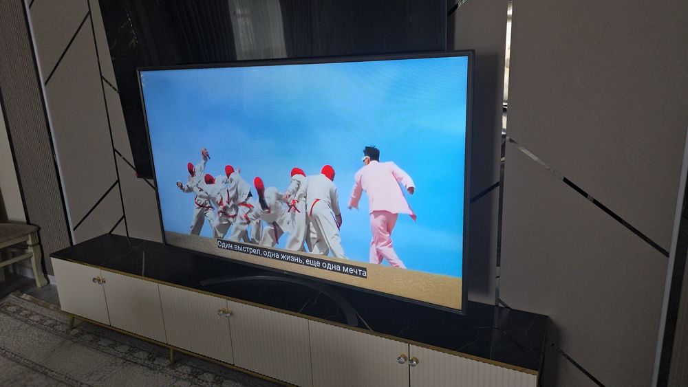 Продам большой телевизор Самсунг смарт тв 75д