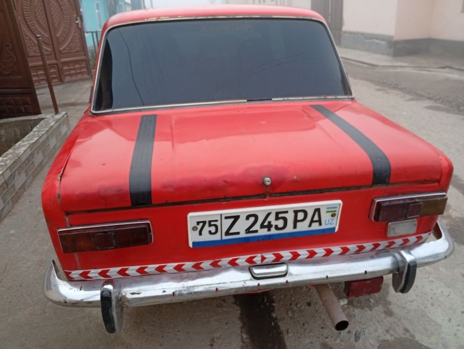 Jiguli 011 yili 1983 metan gaz narxi 12 mln kelishimiz