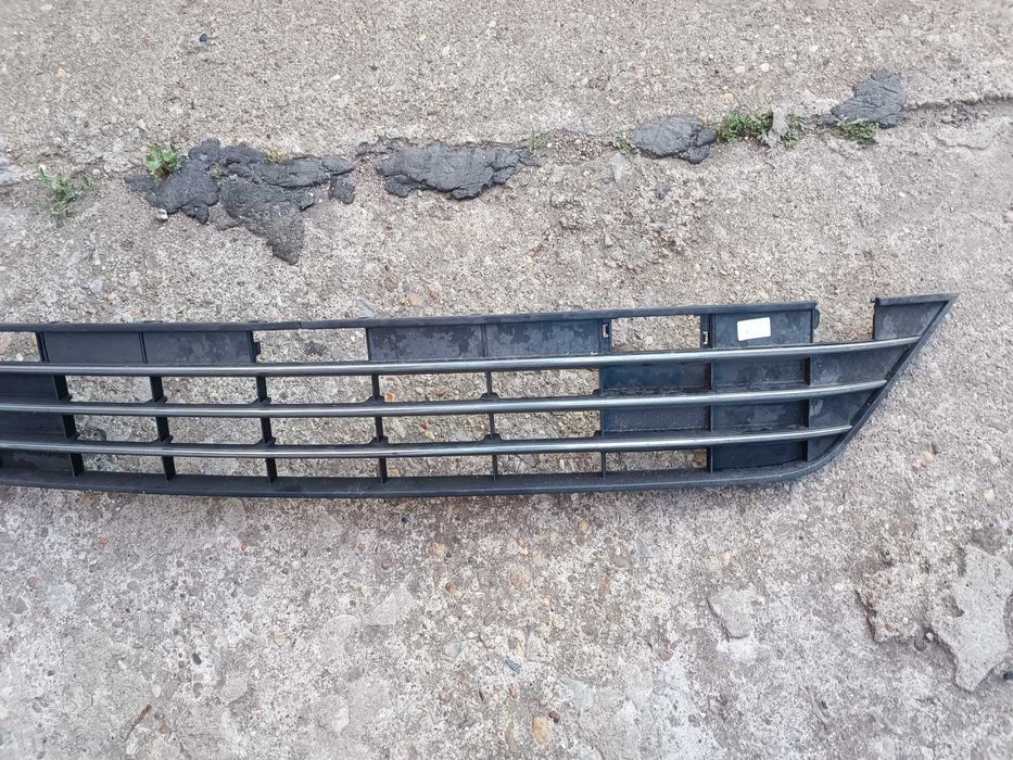 решетка предна броня Touareg 7P5