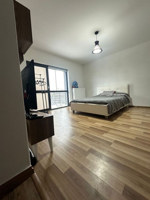 Garsoniera decomandată, curte + terasa privata zona Sanpetru Residence