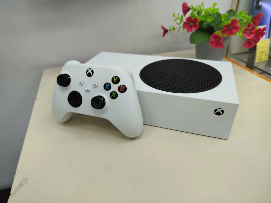 X BOX series S  обмен интересует