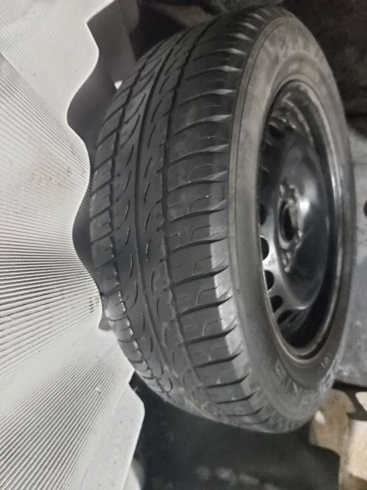 Продам летние шины с дисками R15