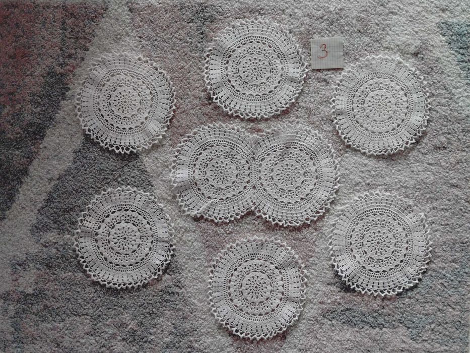 Комплекти за сервиране, ръчно плетени на една кука