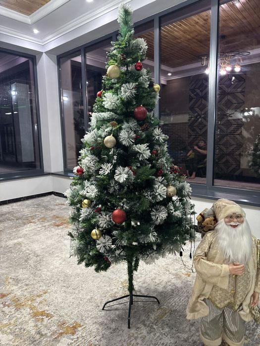 Ёлка почти новая