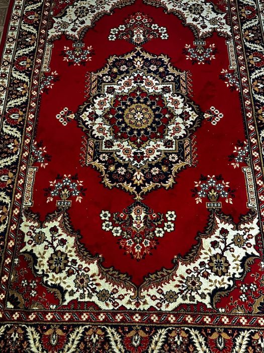 Продам ковер натуральный шерсть.