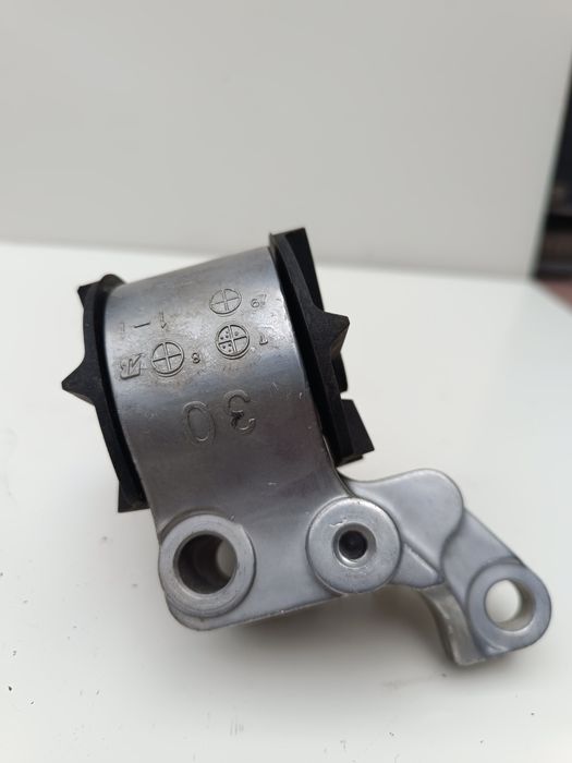Подушка ДВС правая Toyota