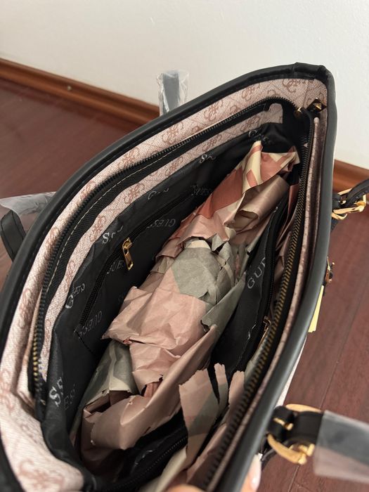 Geanta Guess de umăr