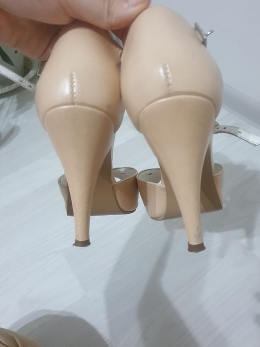 Sandale cu toc bej / crem , piele 37