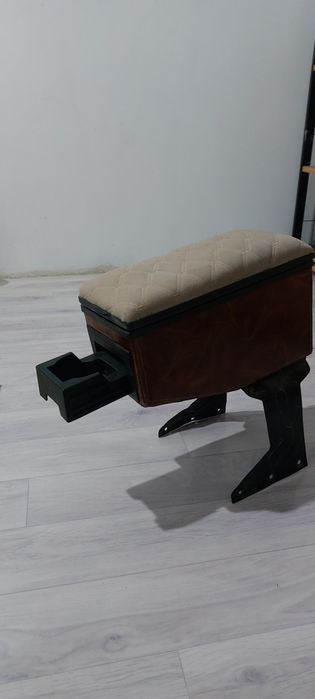 Подлокотник, қол тірегіш