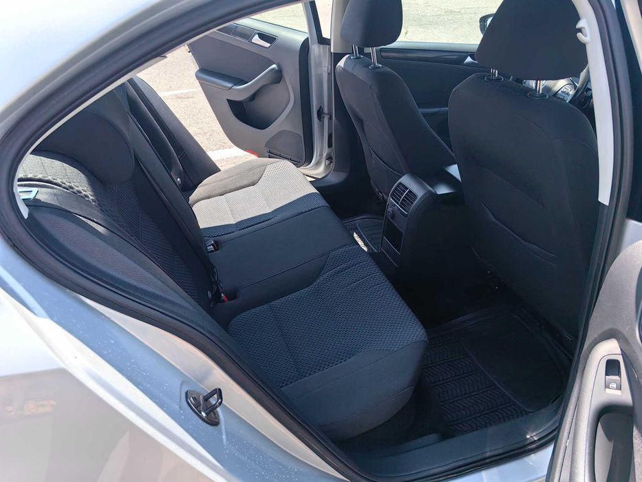 Autoturism vw jetta 1.6 tdi 105cp 2013